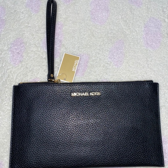 Michael Kors LG black clutch, I only used once! - Picture 4 of 5